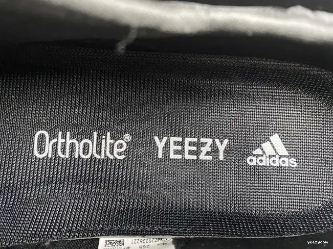 H68032 400 ADIDAS YEEZY 0630